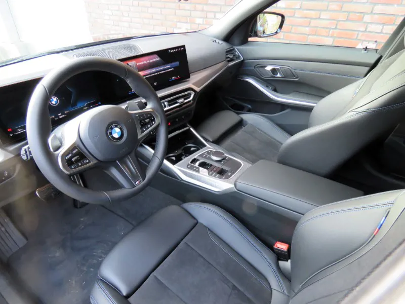 BMW 318i Sedan